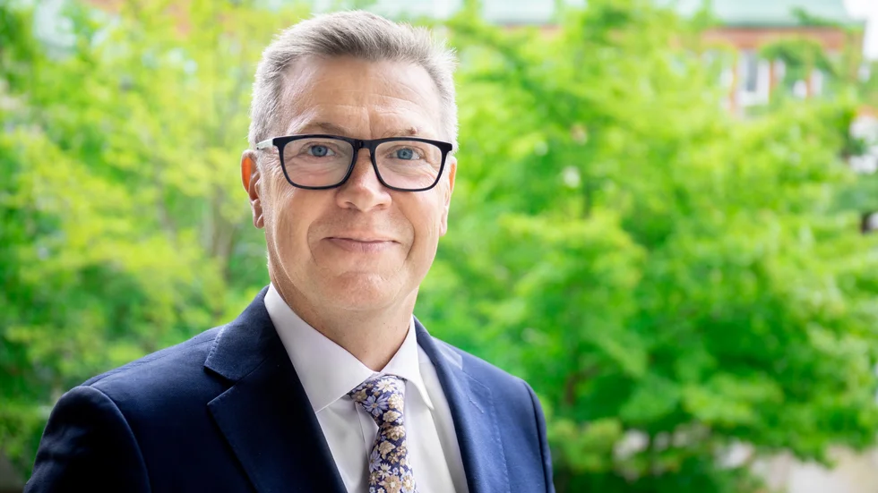 "I ett sånt här varsel med uppsägningar så faller det ner trubbigt i verksamheten", säger Niclas Lindahl, HR-direktör i Region Östergötland om att regionen nu söker personal, trots att man nyligen sagt upp en stor mängd anställda.