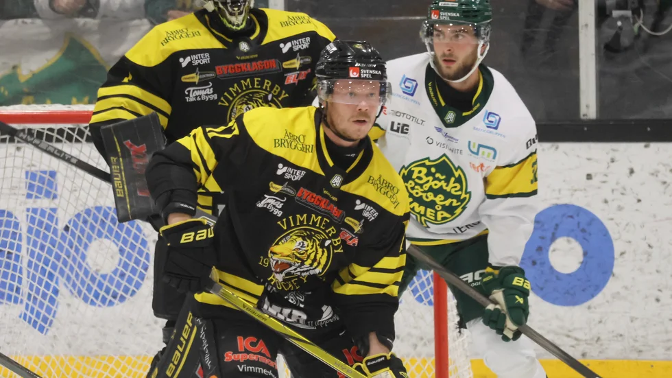 Pelle Ström har visat att han håller hög klass i Hockeyallsvenskan också med Vimmerby Hockey.