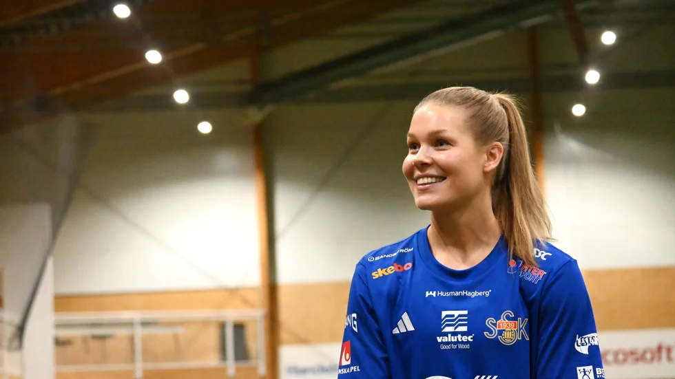 Nina Jakobsson presenterades under torsdagen för en återkomst i Sunnanå SK. ”Jag får erkänna att jag ju inte blev ledsen när jag hörde att hon hade skolan”, säger Hanna Marklund med ett skratt.