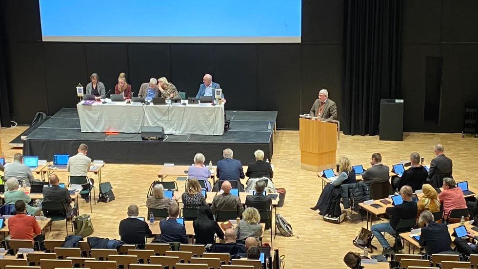 Politiken i Enköping borde kunna vara bättre, om man nu ägnar sig åt sånt som sker i andra kommuner, menar insändarskribenten.