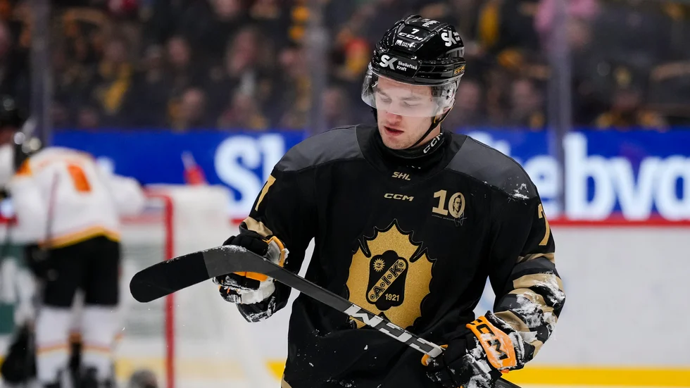 250118 Skellefteås Frans Haara under ishockeymatchen i SHL mellan Skellefteå och Brynäs den 18 januari 2025 i Skellefteå. 
Foto: Ola Westerberg / BILDBYRÅN / COP 117 / OW0192