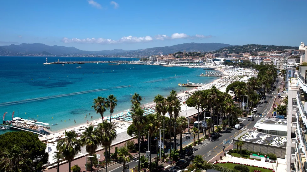 Fyra dagar ska kommunens tjänstepersoner spendera i Cannes i samband med den stora fastighetsmässan.