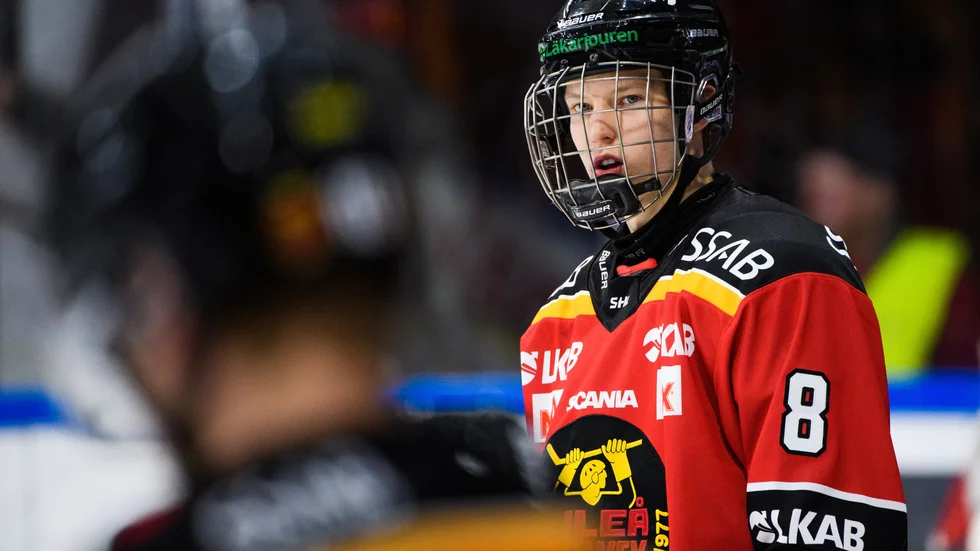 "Får jag inget kontrakt kan det bli så att jag återvänder", säger Dans Locmelis.