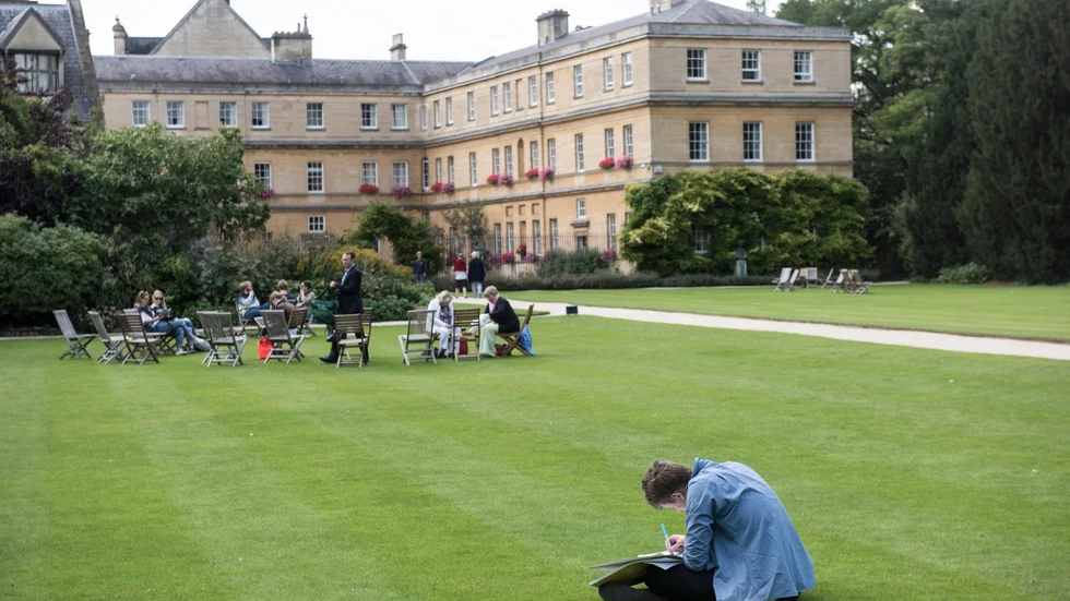 Universitetet i Oxford, etta på världsrankningen, består av 38 olika college och staden besöks av nästan en halv miljon turister årligen. Arkivbild.