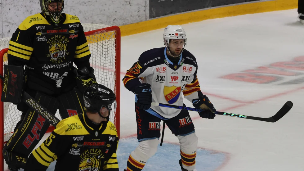 Djurgårdens kapten Marcus Krüger har upplevt det mesta inom hockey. Nu vet han hur det känns att förlora mot Vimmerby också.