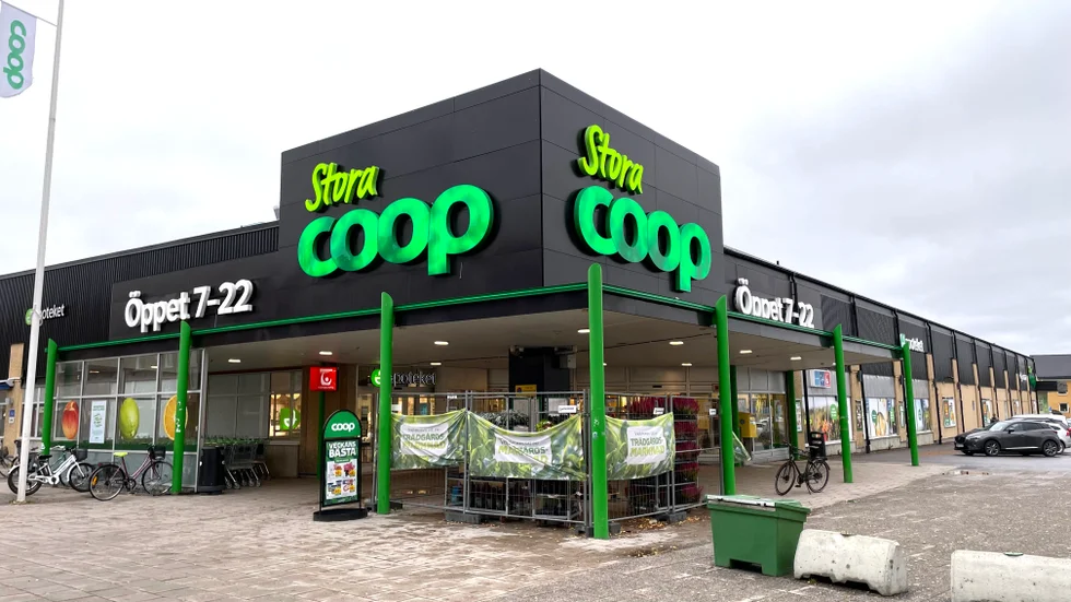 Stora Coop i Boden har tittat en eventuell flytt närmare väg 97. Nu är det klart att man blir kvar på samma plats.