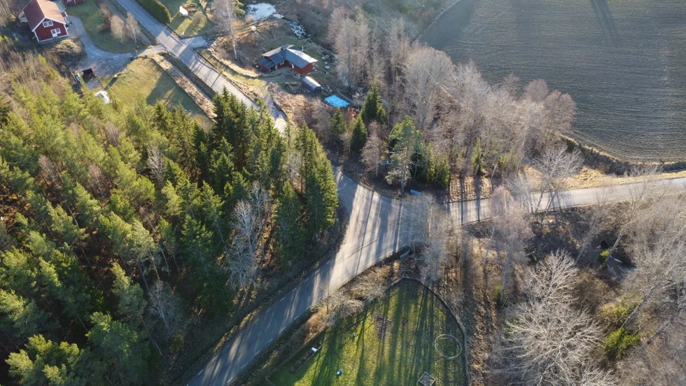 Korsning mellan väg 830 och väg 834, där lastbilstransporterna skulle ha kört upp till 30 gånger per dagen enligt företagets ansökan. 