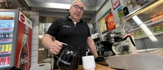 Caféägarens beslut: Höjer inte priset – trots kaffechocken