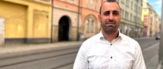 Styrande partierna fåordiga om avhoppet: "Tråkigt det som hänt"