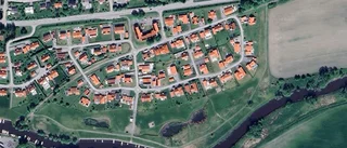 Huset på Kaprifolvägen 22 i Örsundsbro sålt igen – andra gången på kort tid