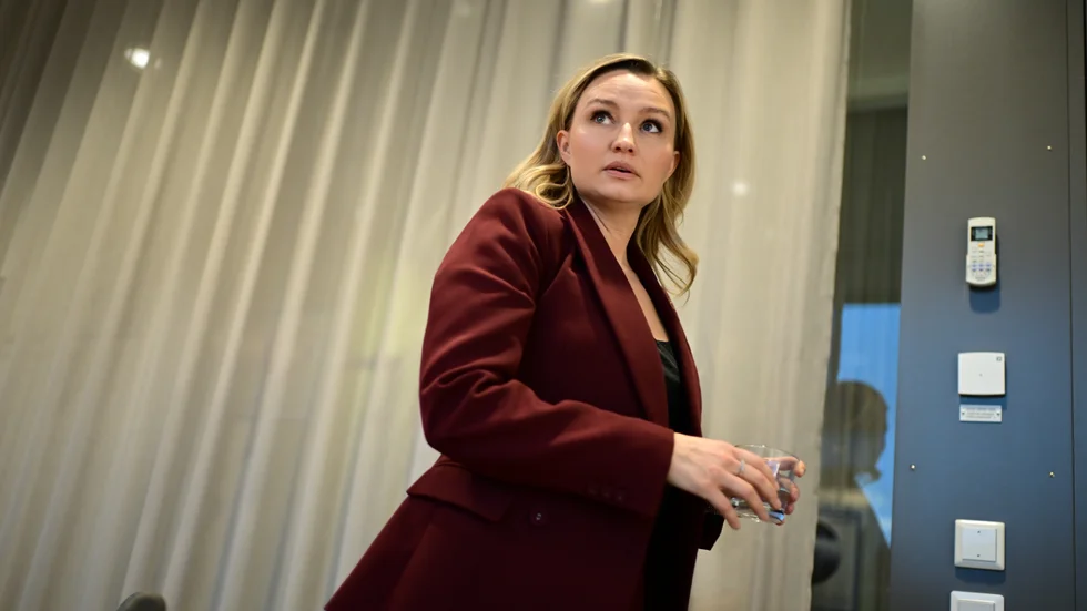 
Här ser vi energi- och näringsminister Ebba Busch (KD) vid ett nyligt besök i Göteborg där hon deltog i en hearing om el- och effektbrist. Dagens debattörer manar Busch att åka ner till "Bryssel och bråka" om elpriset. 