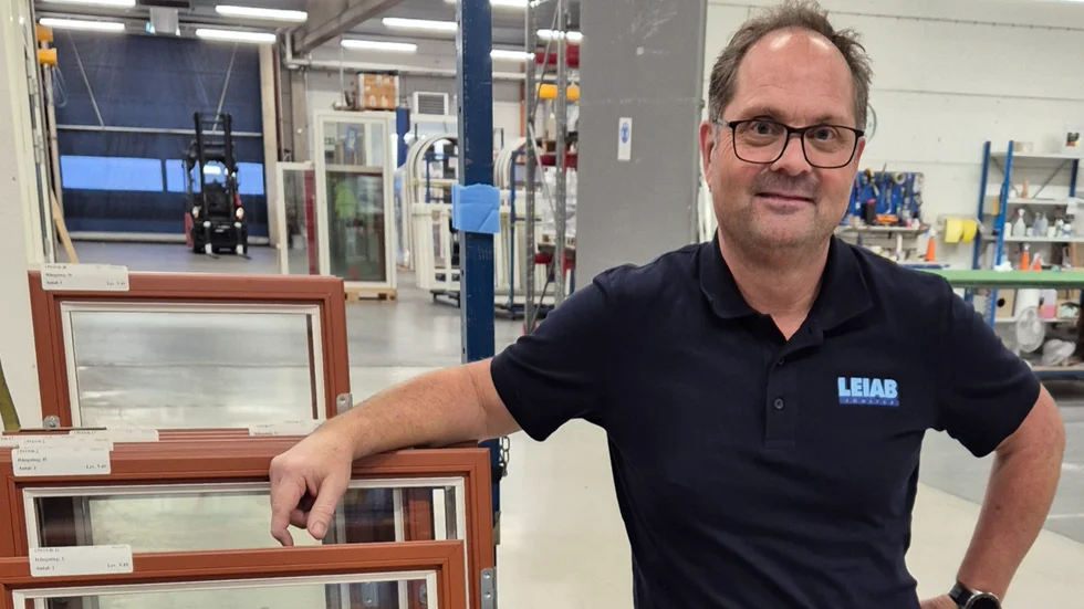 Jonas Davidsson har fått tjänsten som produktionschef på Leiab Fönster i Mariannelund. "Det känns jättespännande", berättar han. 