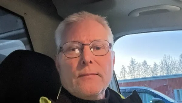 Tur i oturen var att Kaj Bohm hade plogbilen parkerad på gården och lyckades köra ut med den. 