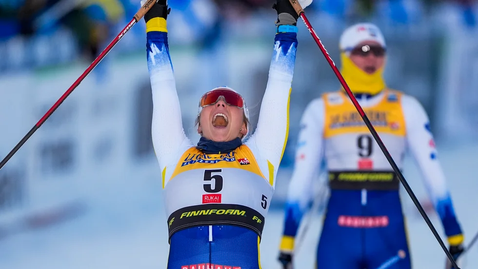 Johanna Hagström jublar över karriärens första individuella världscupseger.