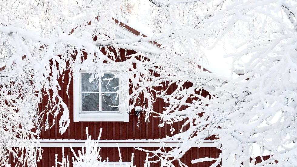 Den senaste tidens extrema kyla i kombination med långvariga strömavbrott gör att många husägare riskerar köldskador på sina hus.
