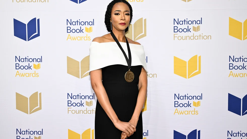 Aaliyah Bilal på National Book Awards i New York den 15 november 2023. Bilal och flera andra författare krävde eld upphör i Gaza under prisceremonin. Arkivbild.