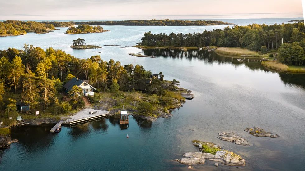 Från huset kan man enkelt ta sig ut till andra öar i Oxelösunds skärgård.