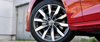 Audi vandaliserad – repad på fyra sidor
