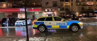 Polis i Vasastaden: "20 personer vid parkeringen"