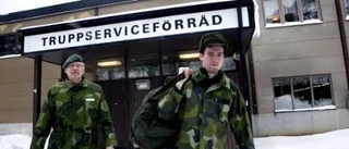De tar frivilligt på sig soldatrollen