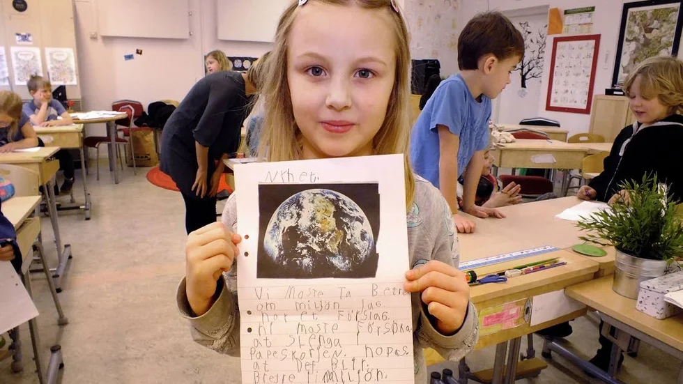 MILJÖKÄMPE. Natalie Syrén vädjar till sina läsare om att de måste använda papperskorgen oftare.
