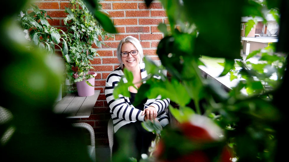 Längtan efter tvåsamheten är stark. Nu skrotar tvåbarnsmamman, tandsköterskan och odlingsfantasten Cecilia Faltin allt vad dejtingappar heter och hakar på tidningens serie Kärleksjakten. "Jag vill träffa någon seriöst men det är svårt att hitta en man som är redo."