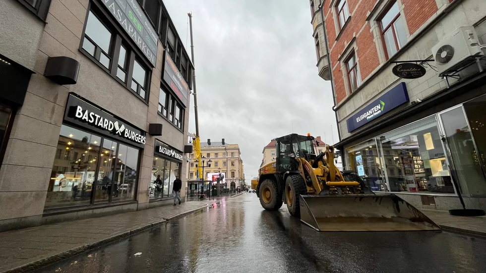 Genomfarten via Storgatan över stora Stora torget i Linköping är avstängd under en stor del av lördagen.