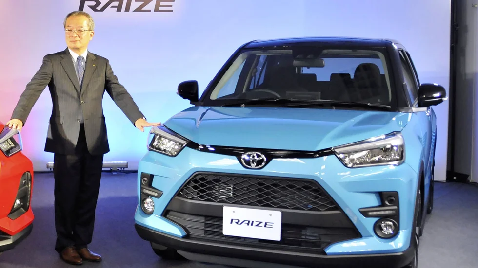 Bilmodellen Toyota Raize tillverkas av Daihatsu Motor, här under en visning i november 2019. Arkivbild.
