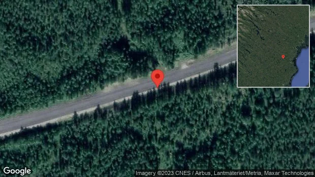 Personbil stillastående på väg 370
