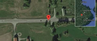 Olja på vägen stör trafiken på väg 263