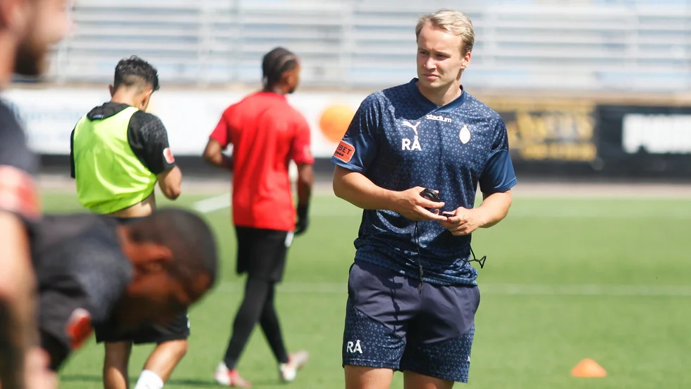 "Nu är planen att vi åker med ett starkt lag så att vi kan ta oss vidare till gruppspelet", säger AFC Eskilstunas assisterande tränare Robert Åstedt.