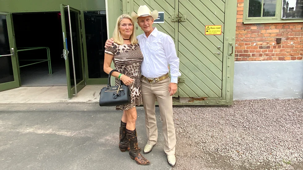 Åsa och Magnus från Linköping var förväntansfulla inför showen med Jill Johnson.
"Hon är väldigt bra och kör country på ett coolt och skönt sett. Vi har sett henne sedan mitten på 90-talet, berättade Åsa.
"Vi har bott i USA, så vi gillar country. I Sverige är Jill Johnson number one choice, sade Magnus.