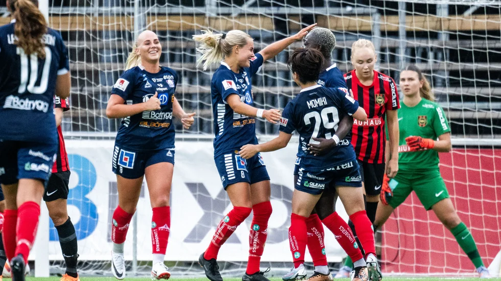 Michaela Abam gjorde succé när hon för första gången fick chansen från start i LFC, men i fredagens toppmöte kan hon hamna utanför startelvan när konkurrensen ökar rejält.