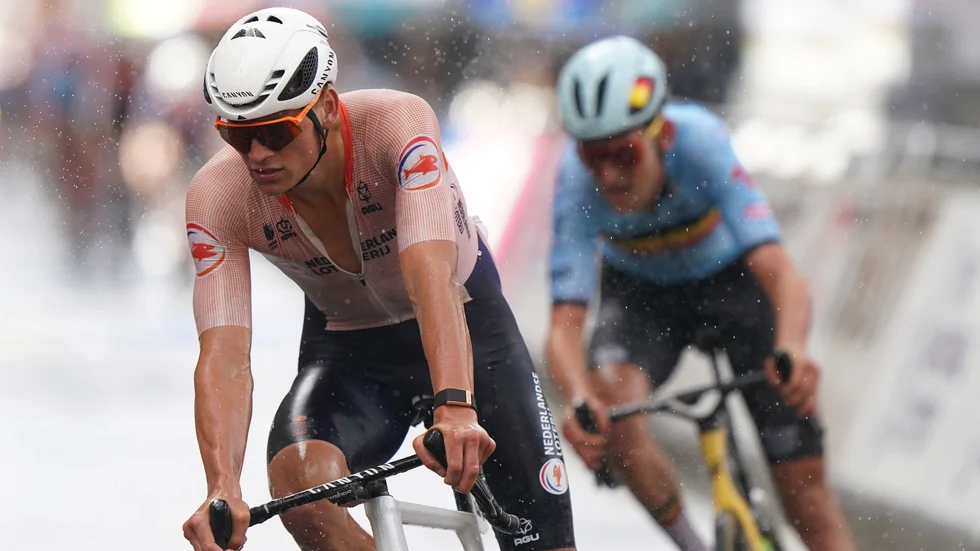 Nederländaren Mathieu van der Poel vann linjeloppet i VM, efter att loppet stoppats av aktivister.