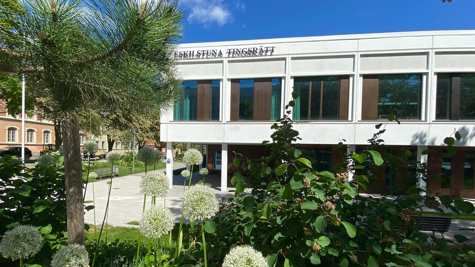 En man i Strängnäs har dömts för bidragsbrott vid Eskilstuna  tingsrätt.