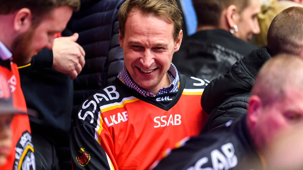Jarmo Myllys gifte sig igen 30 december. "Än så länge är allt bra. Vi tittar nu på ett ställe vi kanske kan åka till på smekmånad", säger han om hur det är att vara nygift.