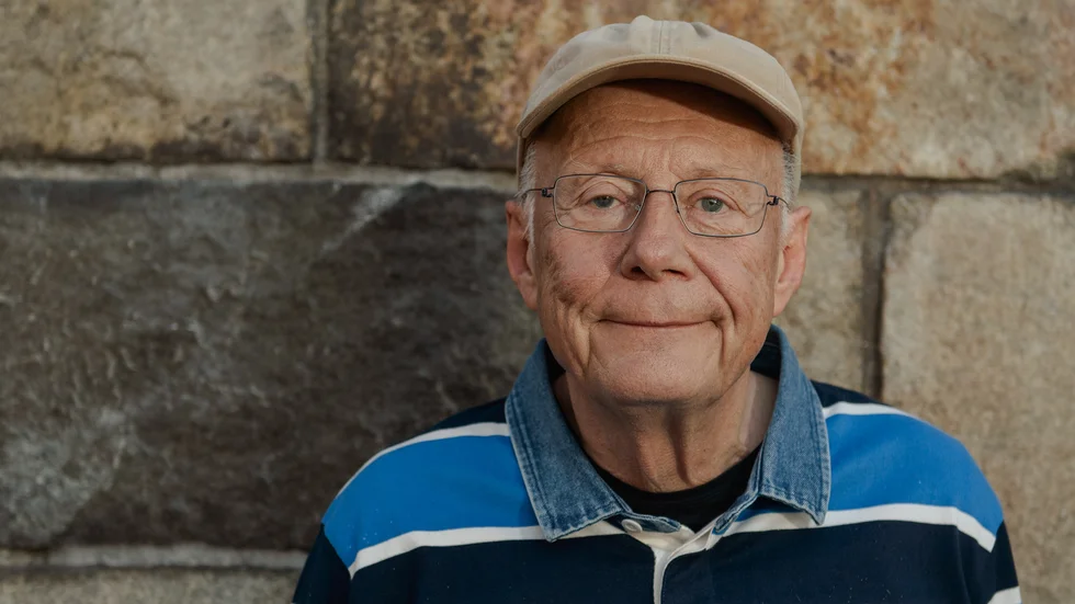 Sömnforskaren Torbjörn Åkerstedt har förklaringarna till varför tonåringar ofta är så morgontrötta och även en lösning på det.