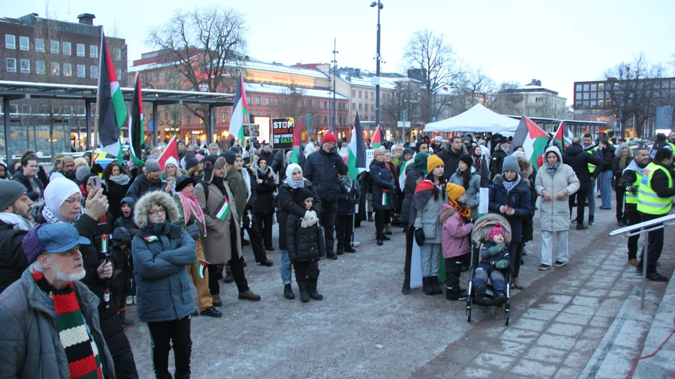 Demonstration mot kriget i Gaza på Uppsala centralstation.