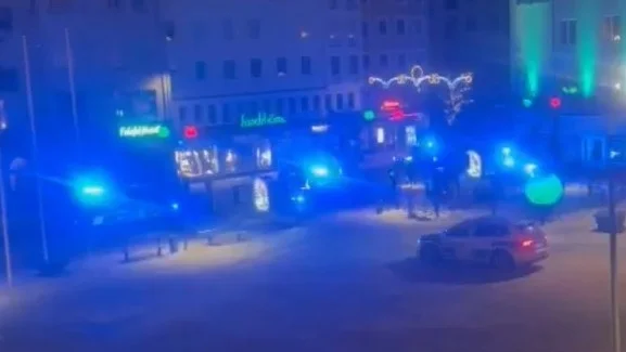 02:24 inkommer uppgifter om ett bråk mellan två parter i centrala Linköping.