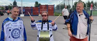 Köpinggänget håller bara lite på LHC – hör tv-profilens trumsolo