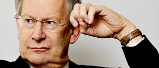 Dirigent tar paus efter att ha slagit sångare