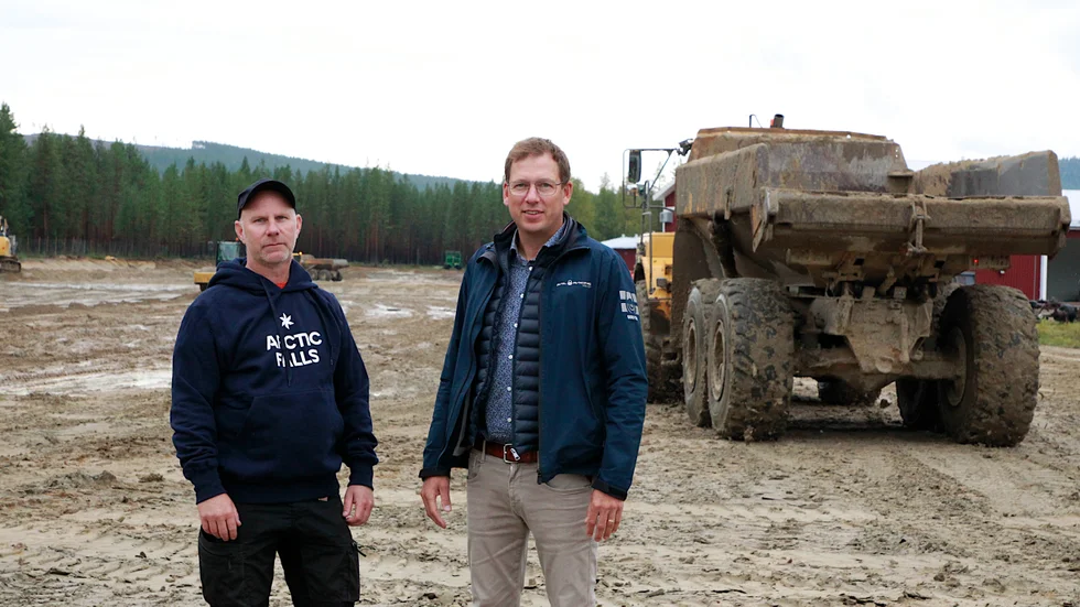 Stefan Isaksson och Jonas Jalar tror att runt tio tjänster kommer att behövas lokalt när allt är klart. Sedan när testverksamheten utökas på sommaren blir det många fler hotellnätter och annat i Älvsbyn. "Det är många testare som brukar komma och semestra i Älvsbyn också har vi sett", säger Jonas Jalar.