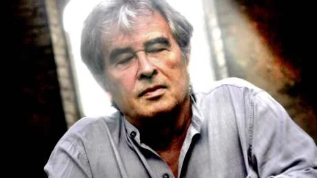 Staffan Scheja njuter av lugnet på Gotland under den årliga kammarmusikfestivalen i Visby.