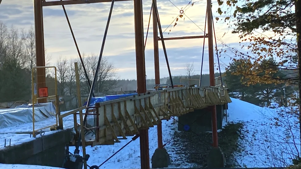 Bron Golden gate finns i Näsbyn och går över E4:an. 
