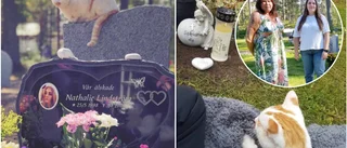 Sörjde dottern i timmar – fick oväntat stöd vid graven