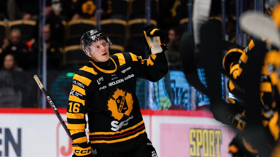 Efter att ha fått vikariera som forward under inledningen av säsongen förflyttas nu Linus Lindström tillbaka till sin naturliga position: center.