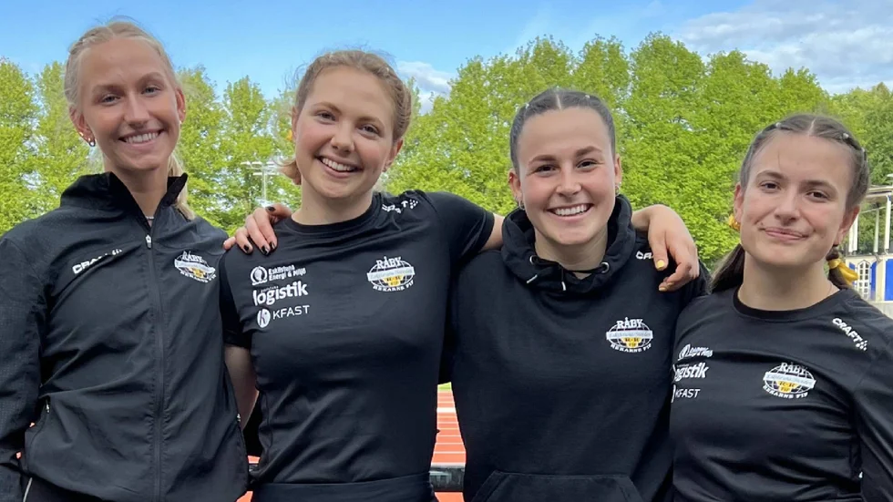 Råby-Rekarnes silverlag: Maja Åskag, Izabella Ripsweden, Sarah Karlsson och Moa Eklundh.