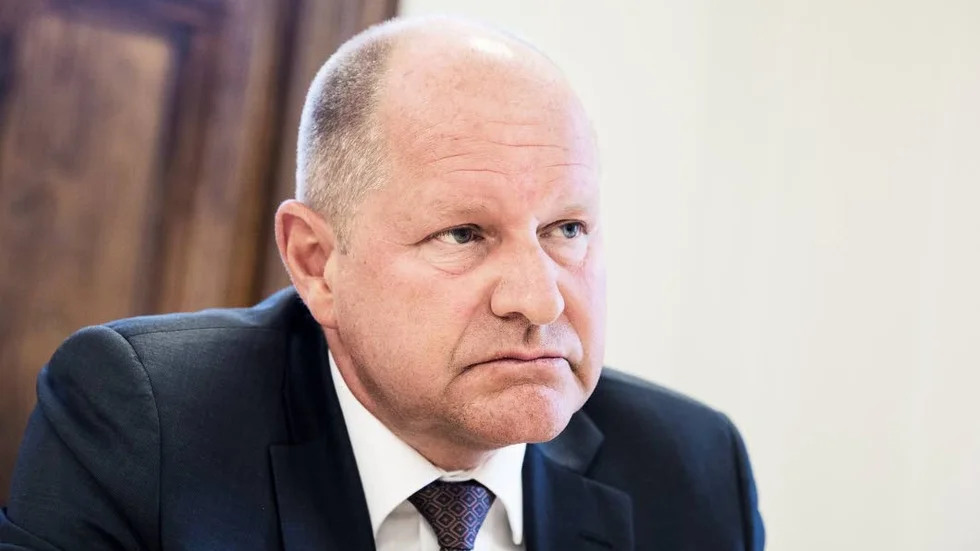 Rikspolischef Dan Eliasson. Har all anledning att se bister ut.