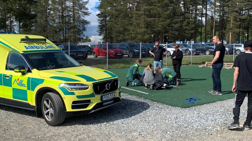 En otäck smäll pausade matchen mellan Storfors och Kiruna.