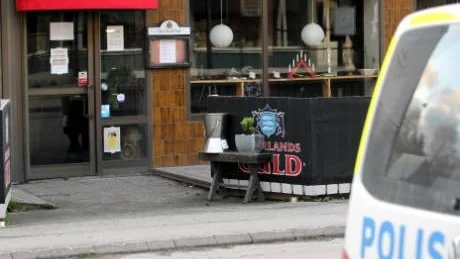 Inbrott var eldsvåda. Polisen fick ett inbrottslarm och ryckte ut till restaurangen i Klintehamn. När de kom fram upptäckte de att det hade brunnit i restaurangen. Elden släcktes troligen av vatten från en avbränd vattenledning. Foto: ROLF JÖNSSON